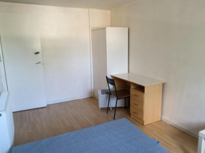 Glasgow room near city centre